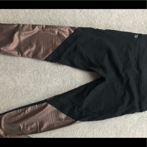 Fabletics Copper Set - Picture 3 of 5